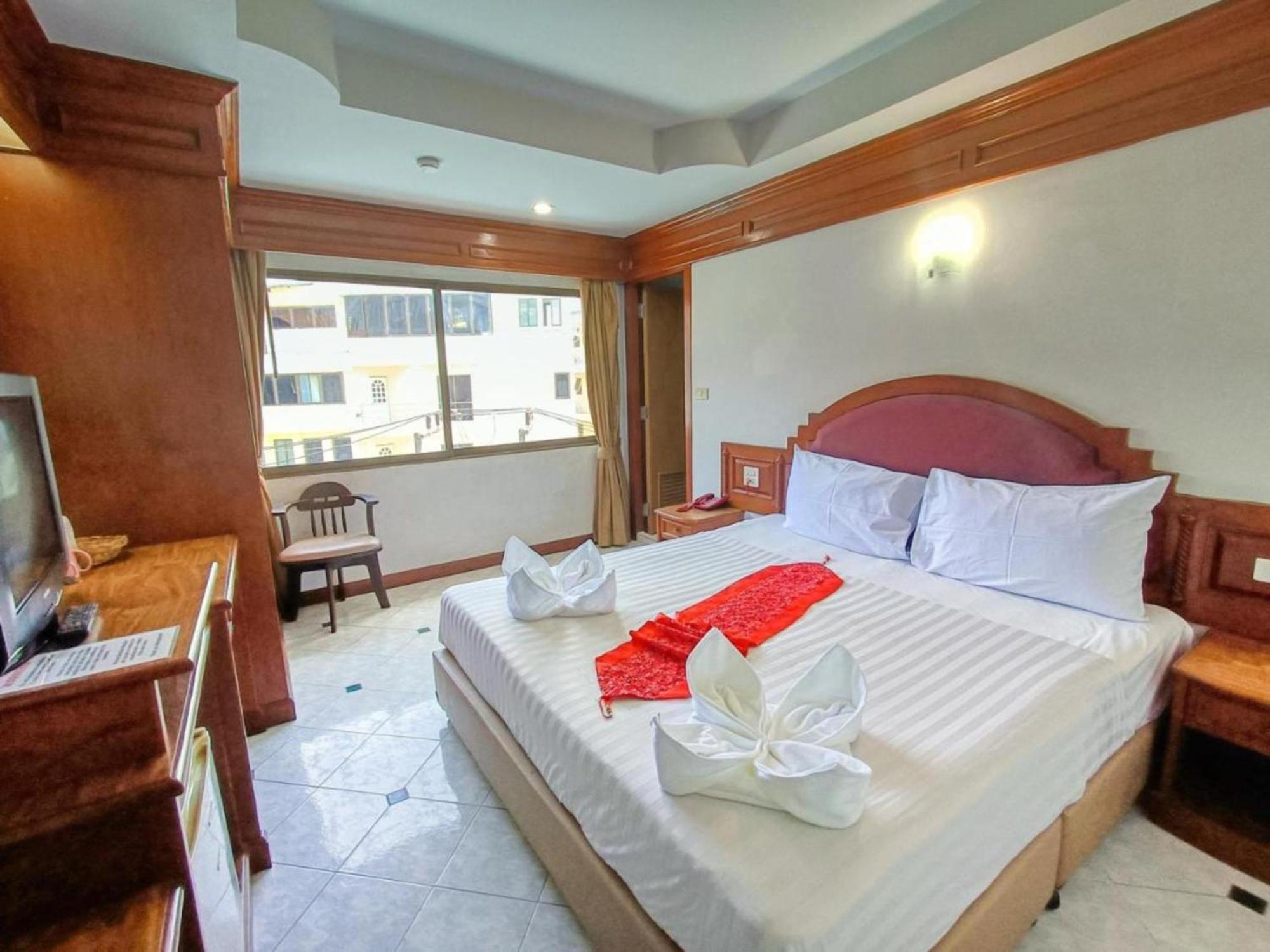 Hotell Black Pearl Beachfront Phuket